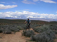 images/Trails/Utah-StGeorge/Roadtrip2005-Day4-HurricanceCliffs-11.jpg