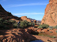 images/Trails/Utah-StGeorge/RoadTrip2005-Day2-ChurchRocks-18.jpg