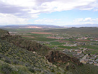 images/Trails/Utah-StGeorge/Roadtrip2005-Day4-HurricanceCliffs-01.jpg